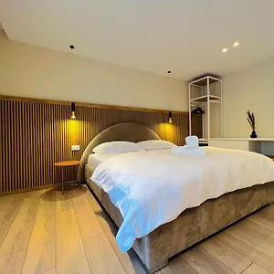 city-center-hideaway.hotels-in-tirana.com/