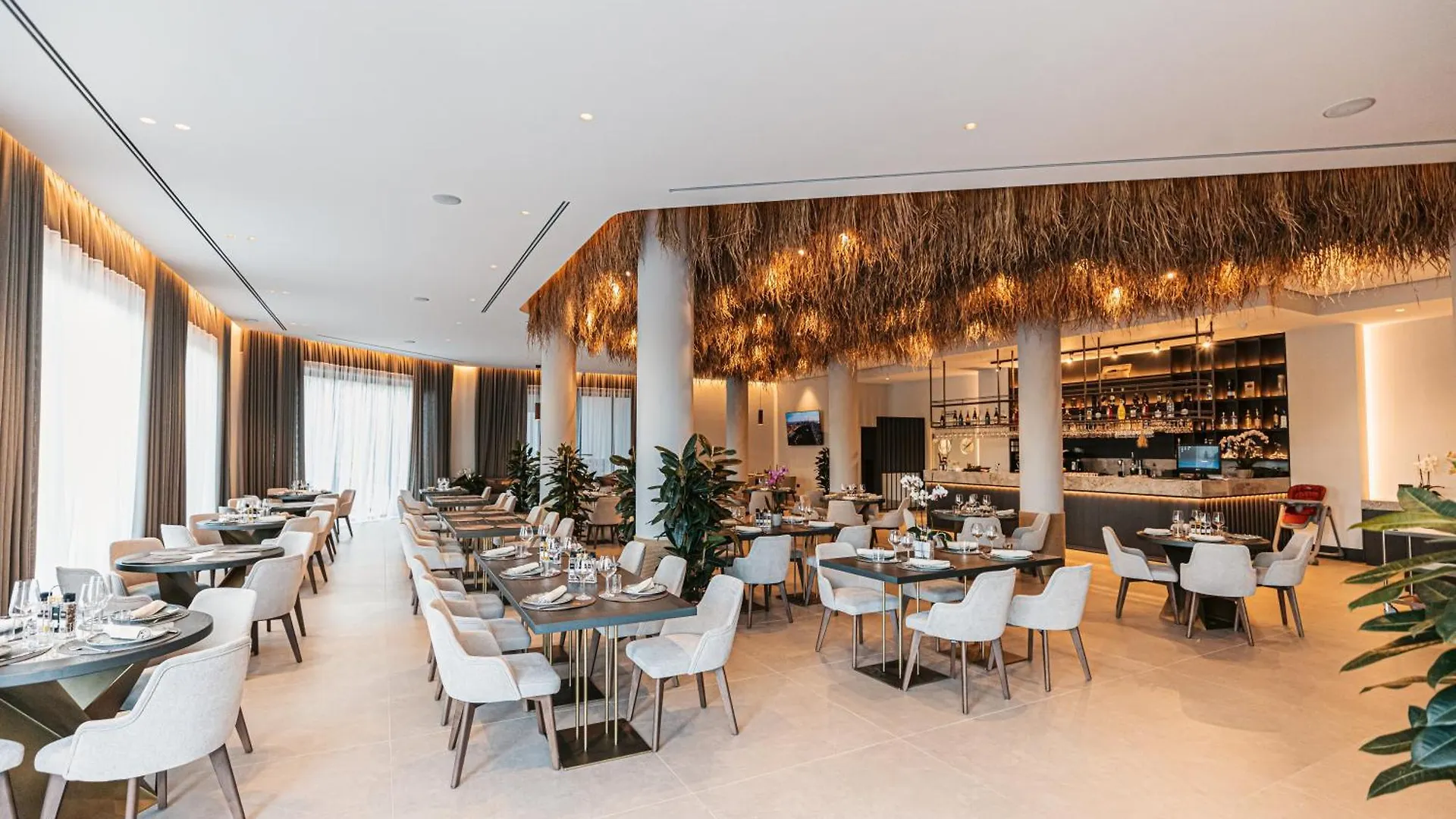 Mazarine Hotel, Vlore, Albania Radhime 4*,  Albania
